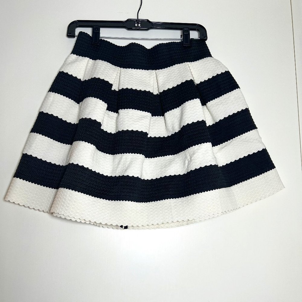 Sis Sis Black & White pleated bubble skirt